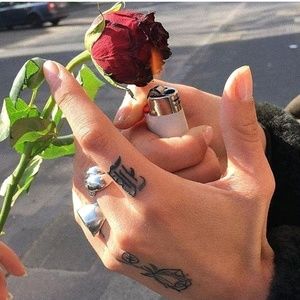 Meet your Posher, Senobia